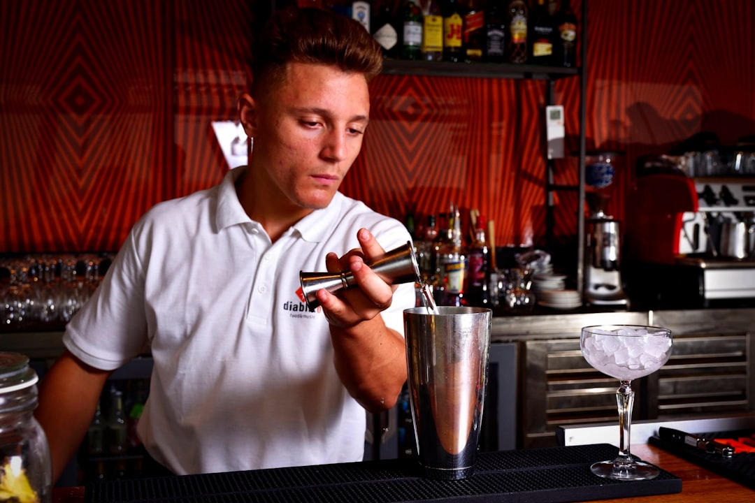 Photo cocktails, bartender